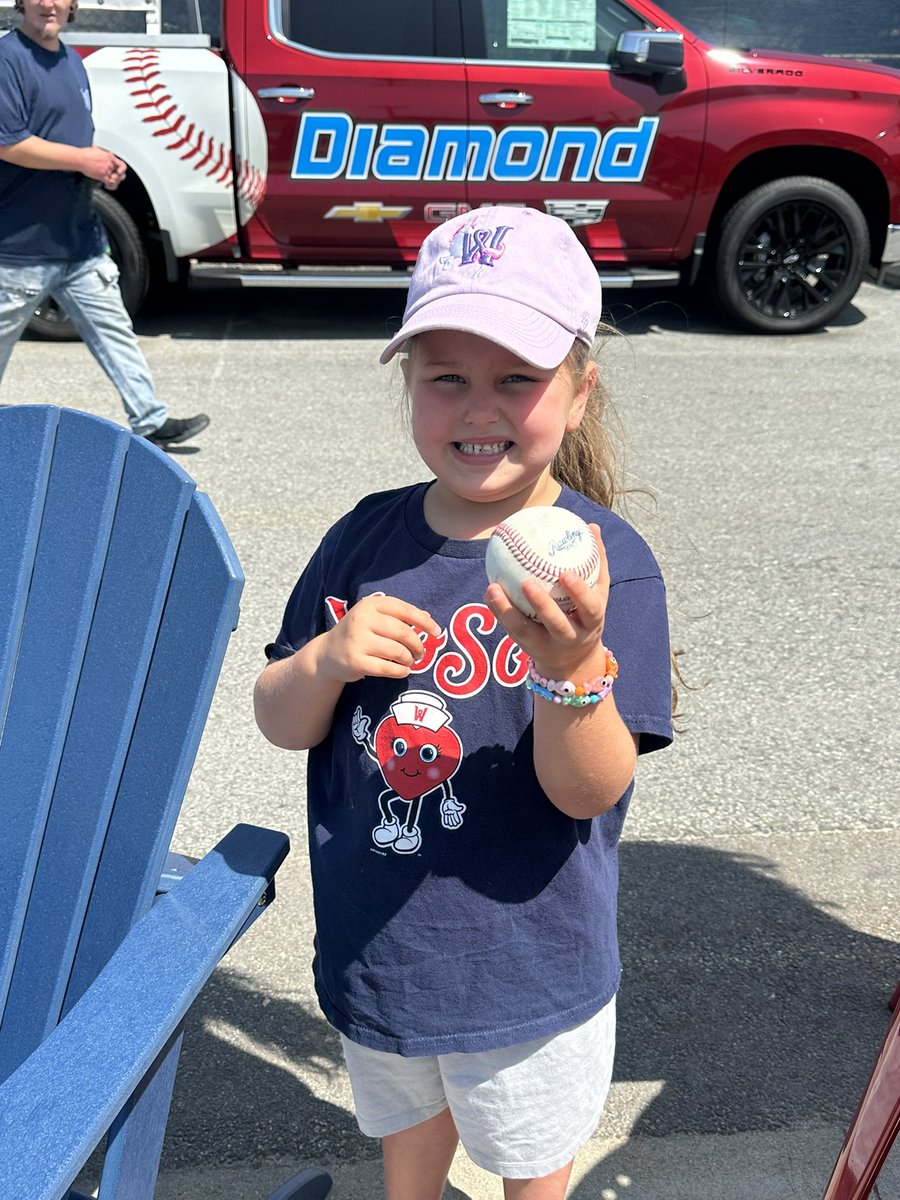 Jbos1634's tweet photo. @JaxShrimp @ESPN690Jax Even tho I’m a woosox fan! The shrimp won me over a little bit when Jose Cellabos gave my daughter her first ever game ball before the game started so good luck tonight against the Woo! Was hoping to catch him again after the game to say thank you but we just missed him! https://t.co/2qTMByZYO0