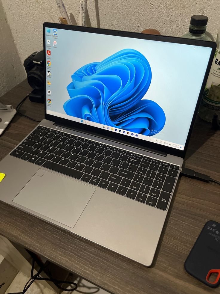 precisox's tweet photo. se honesto

que dispositivo vale la pena usar para vibecoding? 

Laptop o Desktop https://t.co/0gdOQZySke