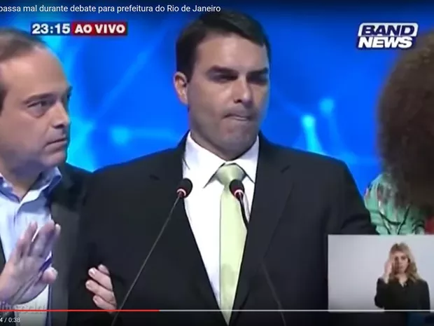 predudev's tweet photo. @FlavioBolsonaro @JMilei Na IA: Piloto de avião brabo
No mundo real: Se caga e desmaia no debate https://t.co/y8QMQcfLW8