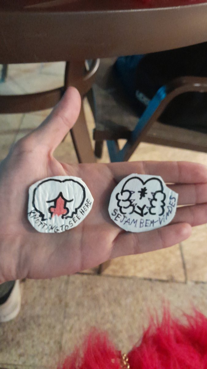 PereyraMuro's tweet photo. Example of the traditional improvised magnets i was selling at the Ad Bazaar... well, would have sold if not for the extremely poor managment of the selling area... still mad about that https://t.co/nMTT1NxVqV