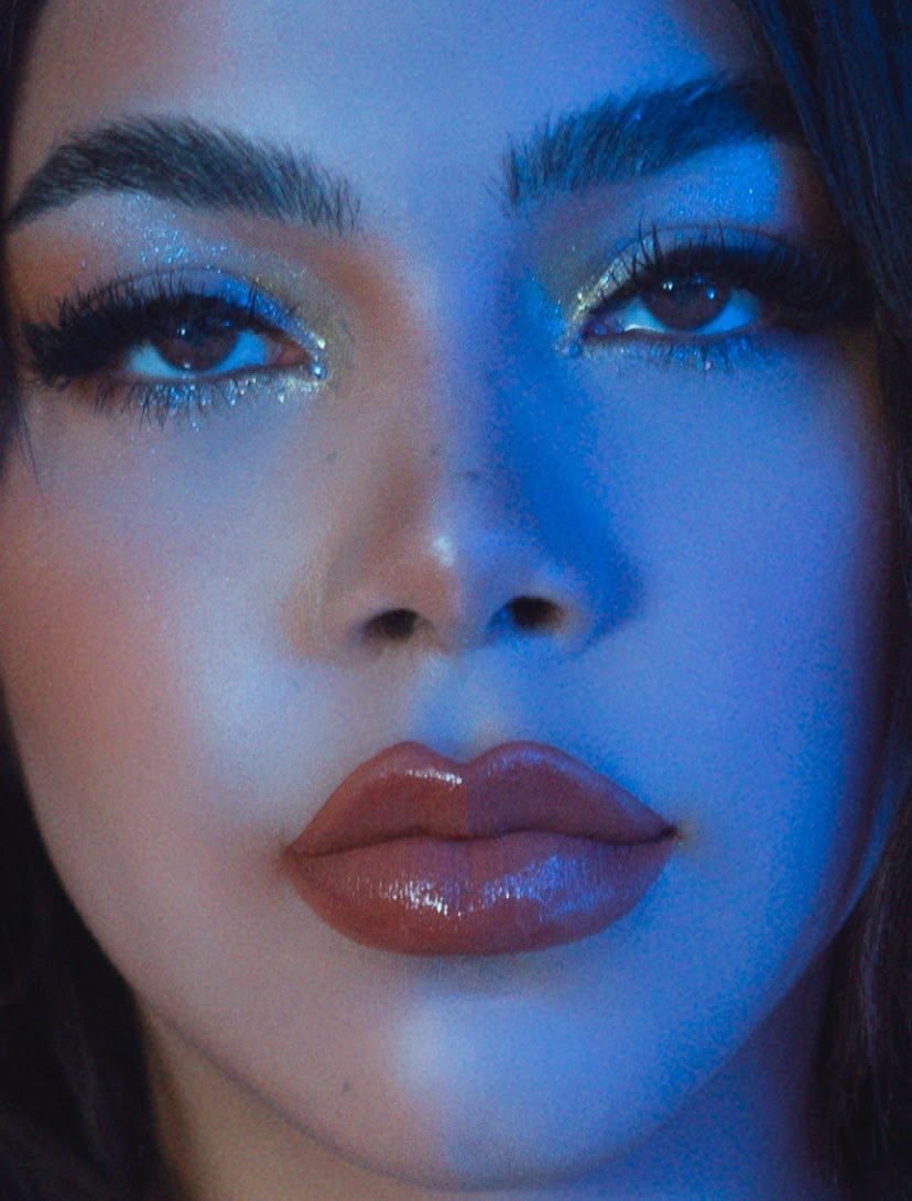 _natalyrivas's tweet photo. Desperté y algo pasó
¿Qué sucedió?
El bajón ya se acabó
Y no fue el blunt
Yo ando shillin', pura buena vibe, ah-ah
Siempre fluyin', bae, I feel alive, ah-ah

Escuchando la playlist K de Kenini en Spotify 🌙✨#TEAMLUNA https://t.co/epCzbaGrWt