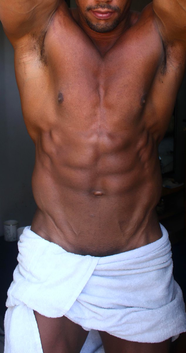 Murkagym's tweet photo. Abs core? 💀

#Abs
#SixPack
#CoreWorkout
#Shredded https://t.co/Y0ThQZ1ItB