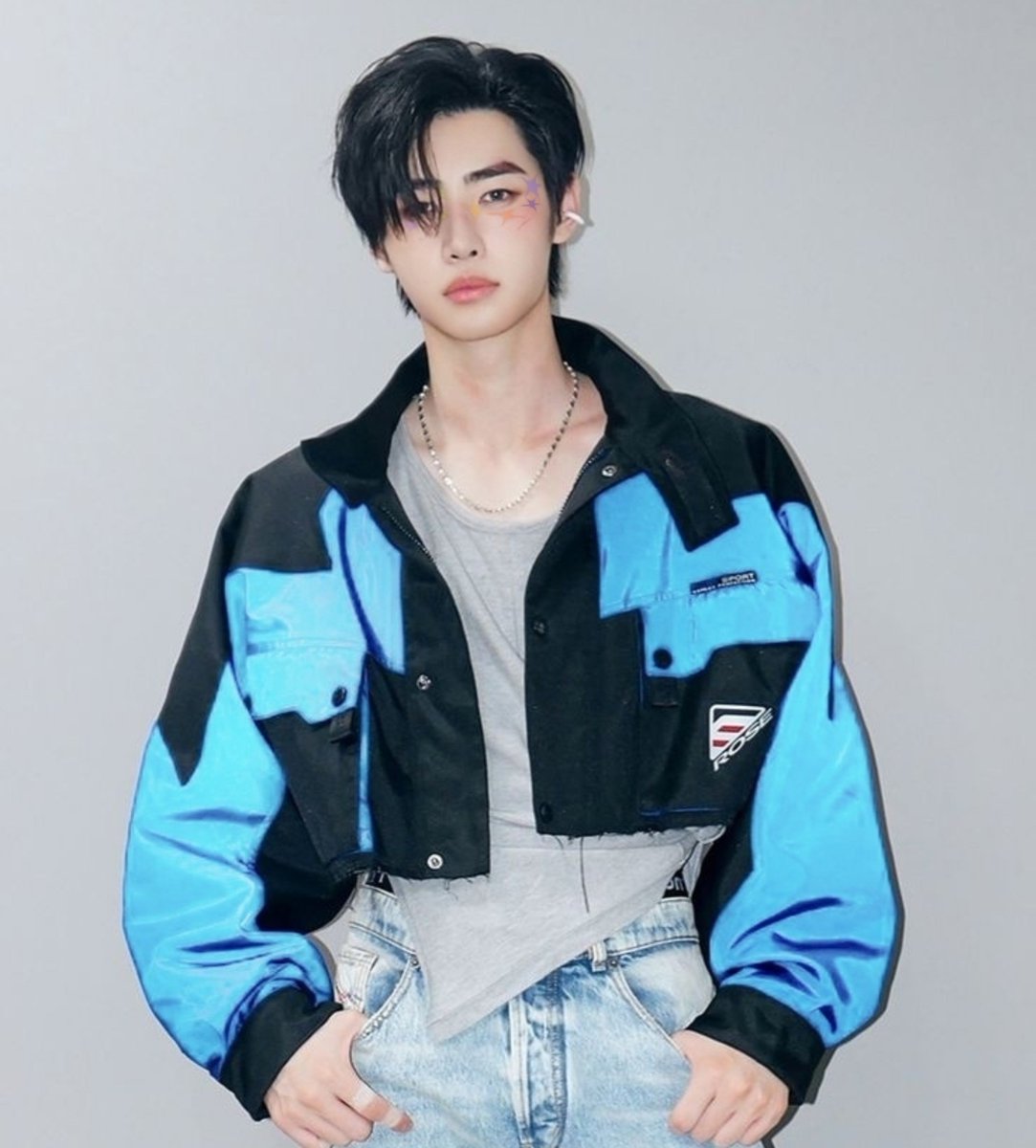 K_Hee_Jun's tweet photo. Basic. 
             #𝐍eon𝐍ightㅤㅤㅤㅤㅤㅤ https://t.co/4xgFIivVRZ