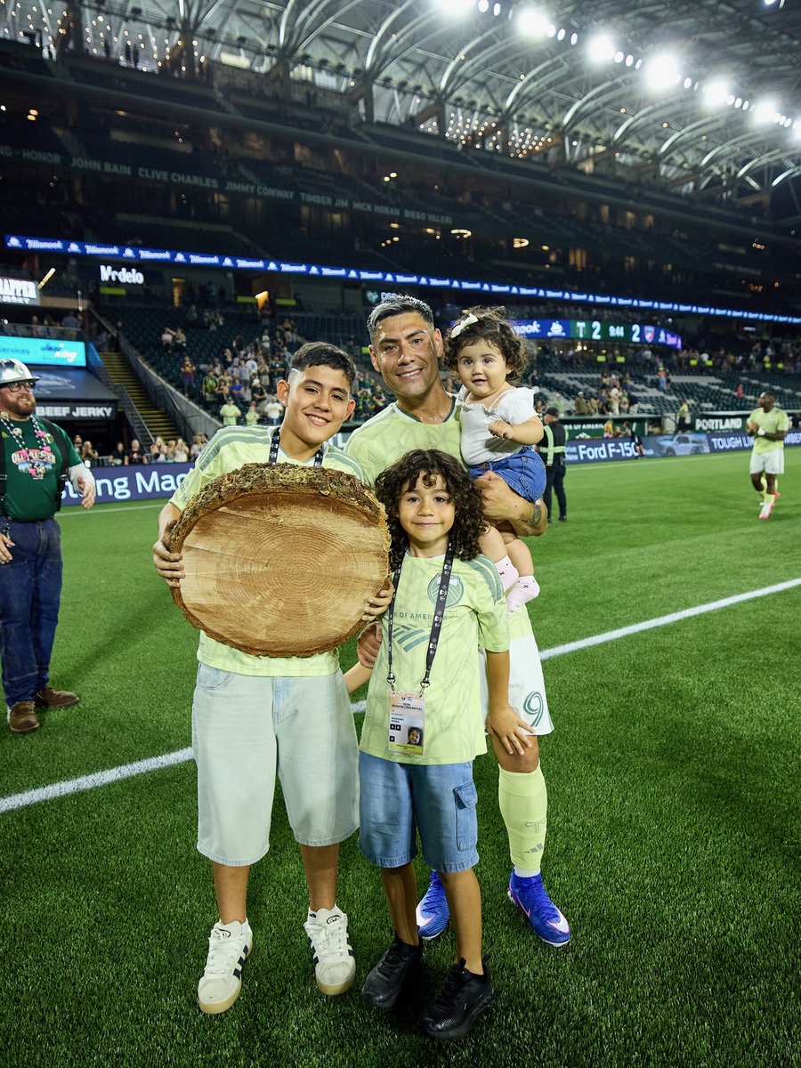 TimbersFC's tweet photo. Más que goles, dejaste momentos para siempre. 💚 https://t.co/EqQP9gee1T