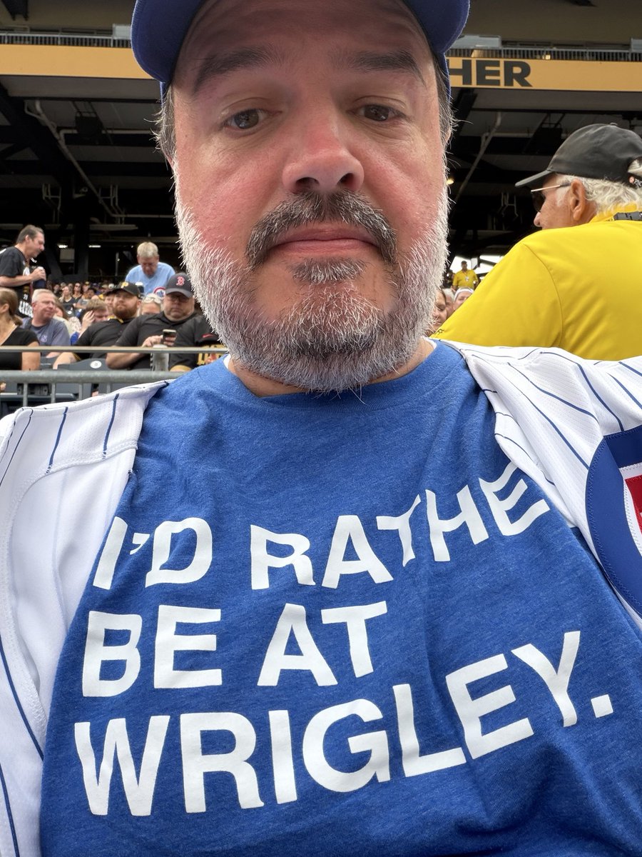 CaptArticulate's tweet photo. Repping some @obvious_shirts gear in Pittsburgh tonight https://t.co/EKBclAjyXo