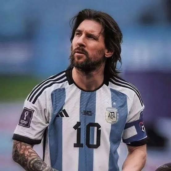 RPlanox's tweet photo. The greatest playmaker football has ever seen was never even a midfielder.🇦🇷🐐

La Liga: 192 assists - an all-time record.

Champions League: 40 assists - just TWO behind the all-time leader. More than Neymar, De Bruyne, Xavi and Iniesta.

Copa América: 18 assists - all-time record.

World Cup: 12 assists - all-time record. Most completed dribbles (126 followed by Diego Maradona at 105 ) and Most chances created (74 followed by Diego Maradona at 65 ) in World Cup history. 

The greatest midfielders mastered creation.
The greatest wingers mastered dribbling.
The greatest forwards mastered scoring.

Messi mastered all three simultaneously.🇦🇷🐐

The greatest goalscorer among playmakers.
The greatest playmaker among goalscorers.

Football’s BEST EVER attacking genius. 🐐🇦🇷