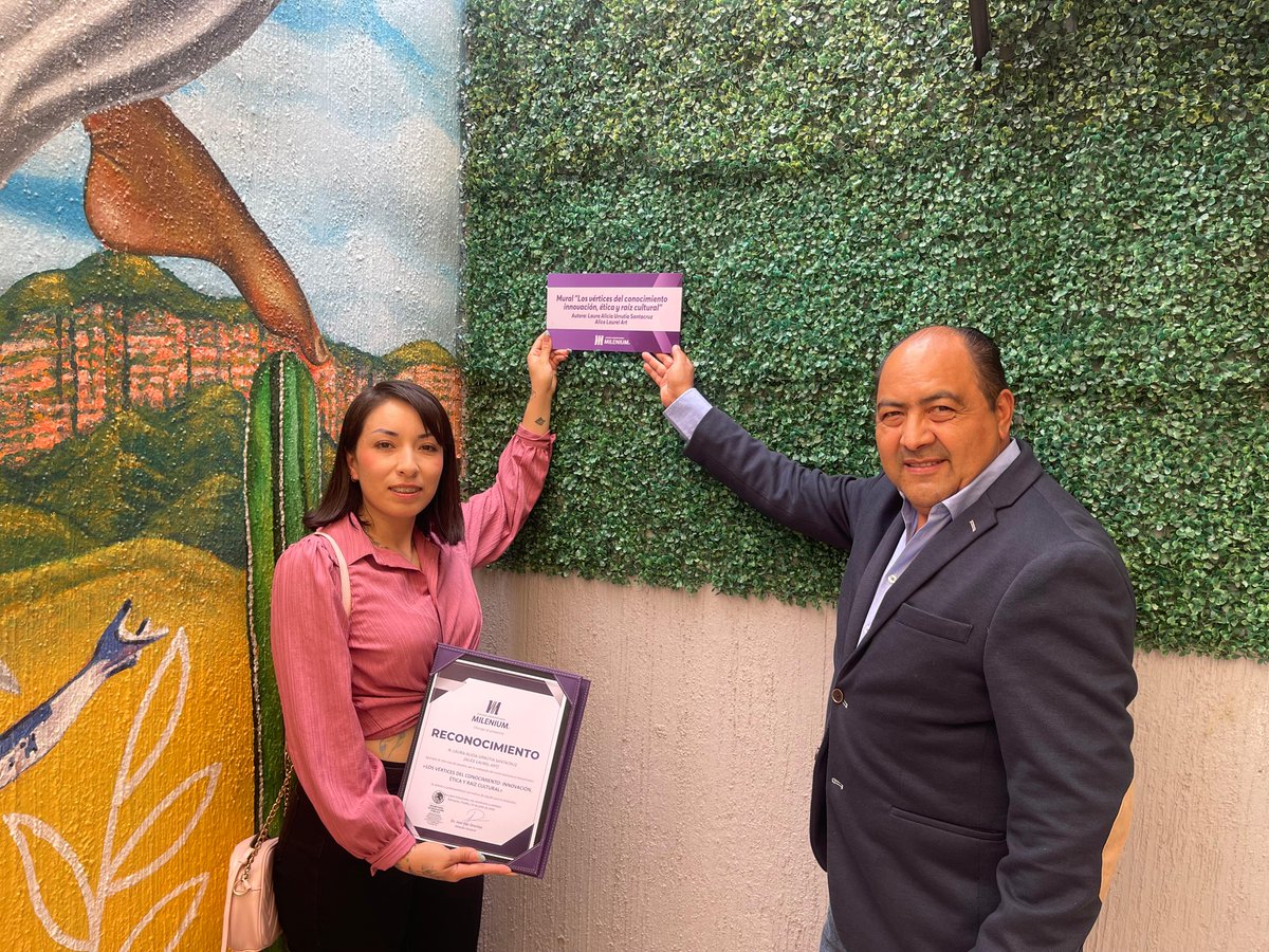 unimilenium's tweet photo. 🟣ENTREGA DE RECONOCIMIENTO

A Laura Alicia Urrutia Santacruz (Alice Laurel Art), egresada de Mercadotecnia y Comercio Digital, por la creación del mural institucional: 

«LOS VÉRTICES DEL CONOCIMIENTO: INNOVACIÓN, ÉTICA Y RAÍZ CULTURAL». ¡Felicidades! 👏🎨📸

#OrgulloMilenium https://t.co/ZSx2FQBM8z