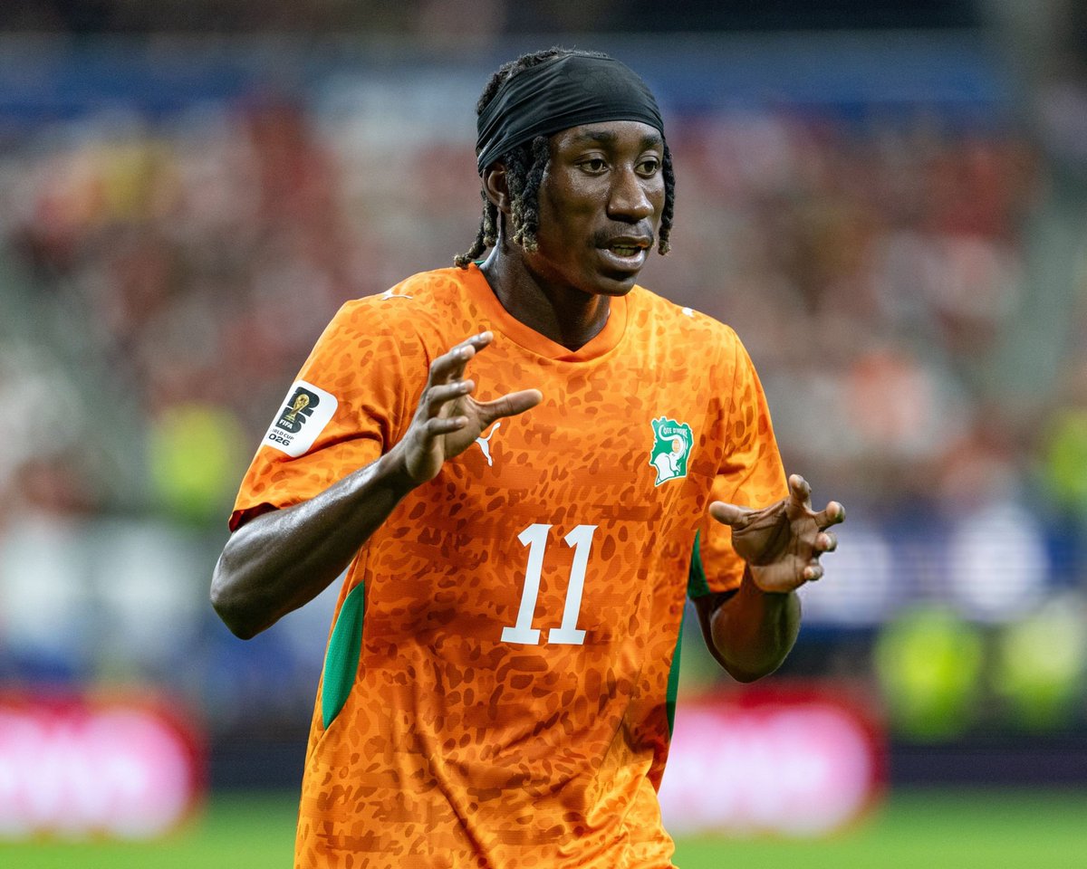JacobsBen's tweet photo. 🚨 Real Madrid's proposal for Yan Diomande was €90m+€10m and has already been rejected. Real still in talks.

Leipzig want around €130m (likely fixed), and have already pointed to the fact Florentino Perez campaigned promising a €150m signing.

The bid is not identical to Liverpool's last rejected offer, which was €80m+€20m.

🎩 @BILD, @TheAthleticFC, who broke the interest.