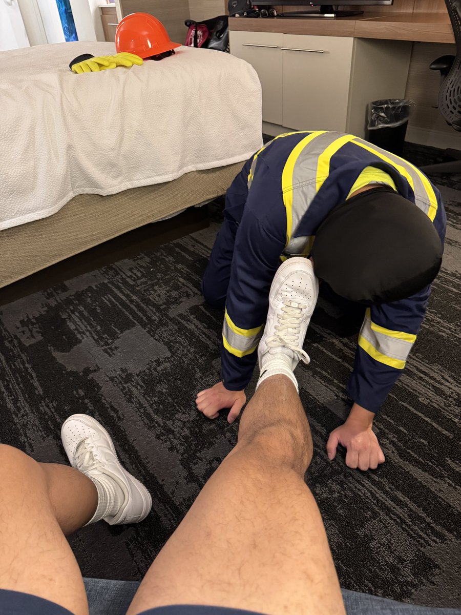 booteddomto's tweet photo. Happy Friday boys😈

Look at this fag lick my airforces clean and then worships my sweaty socks 🧎‍➡️ https://t.co/2hRrOjIFDf