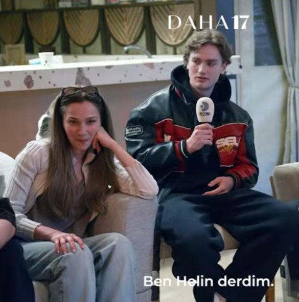 besiktaskkk_'s tweet photo. Zaten bütün çekimlerden ,videolardan belliydi bi hoşlantı var . Çünkü zatrn Ata "en eğlenceli " sorusuna ""Helin " diyince Ceren gülüp ,imalı bakmıştı sonra Ata arkadan Helin'e bakmıştı gizlice Helin farkedip utanmıştı ve sol eliyle saçını kulağının arkasına attı.
#TeoDen #AtHel https://t.co/Hcct3z8W3Q