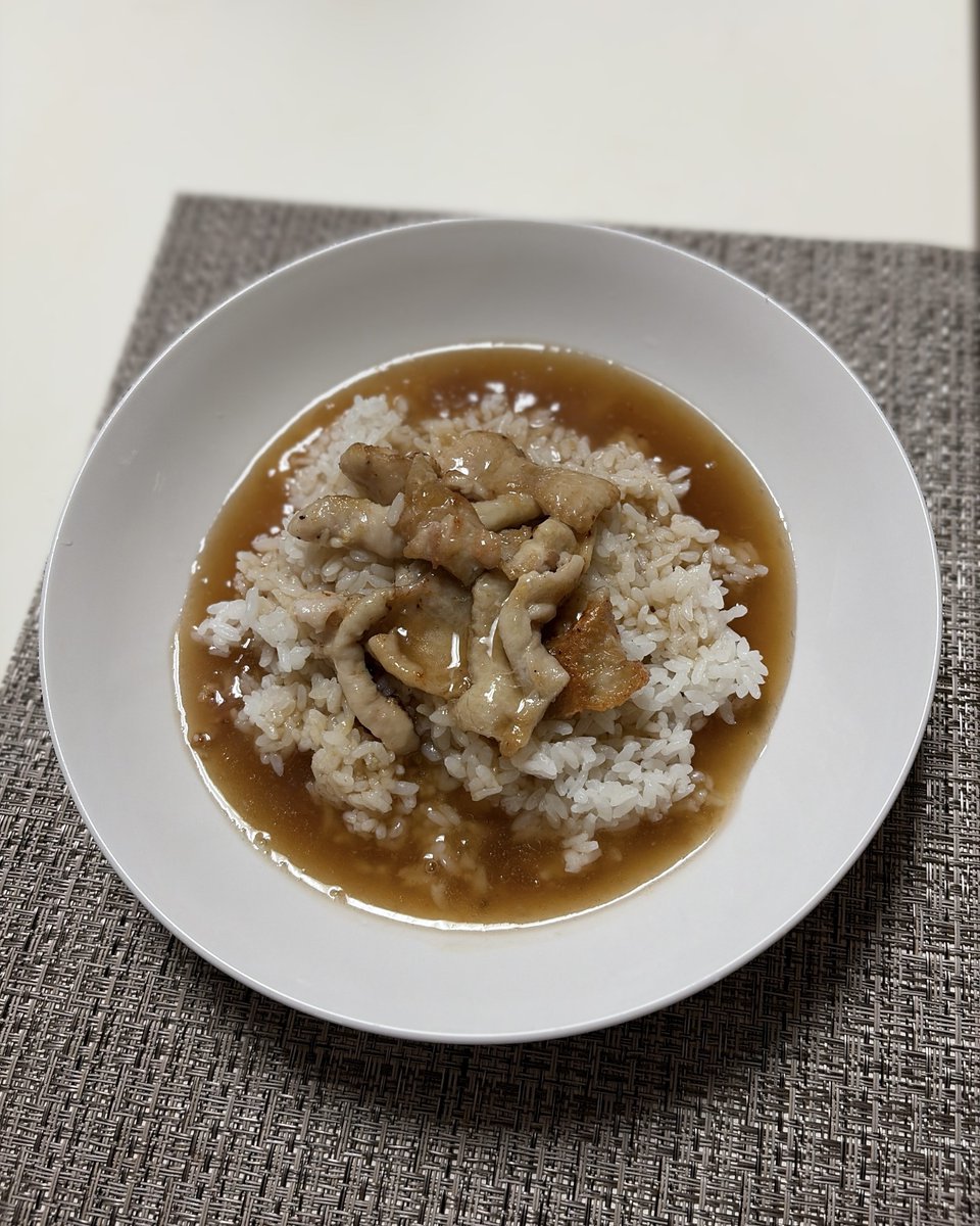 chicken_ta_'s tweet photo. 久しぶりに作った天津飯！
翌朝は炒めた鶏皮をトッピングして餡掛けご飯！
カレーうどんも含めて茶色系食べ物が多い一週間だった！ https://t.co/ckJhtC1fDf