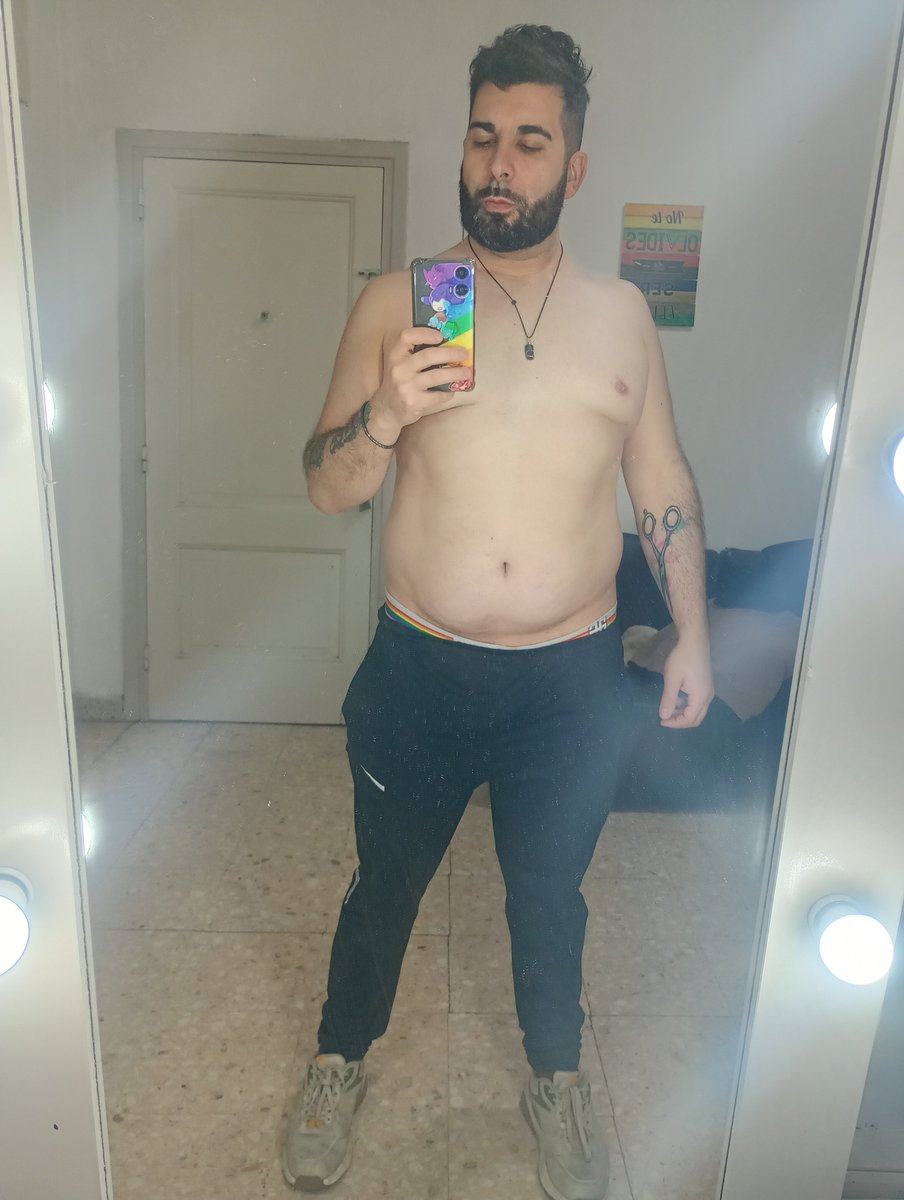 feche1723's tweet photo. Con pelo o sin pelo??? https://t.co/6mQixR5BLQ