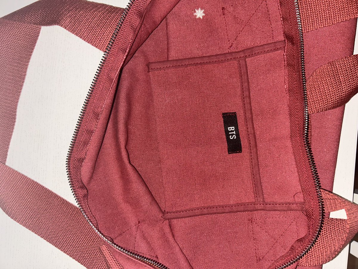 v7nteshome's tweet photo. tias es increible!!!! es super grande, viene con el bolsillo dentro, las estrellas cosidas también por dentro y la tela está genial

de las mejores compras que he hecho por aliexpress no me arrepiento de no haberla comprado en la popup

(pongo ahora el link debajo) https://t.co/nrMmbLHzxk