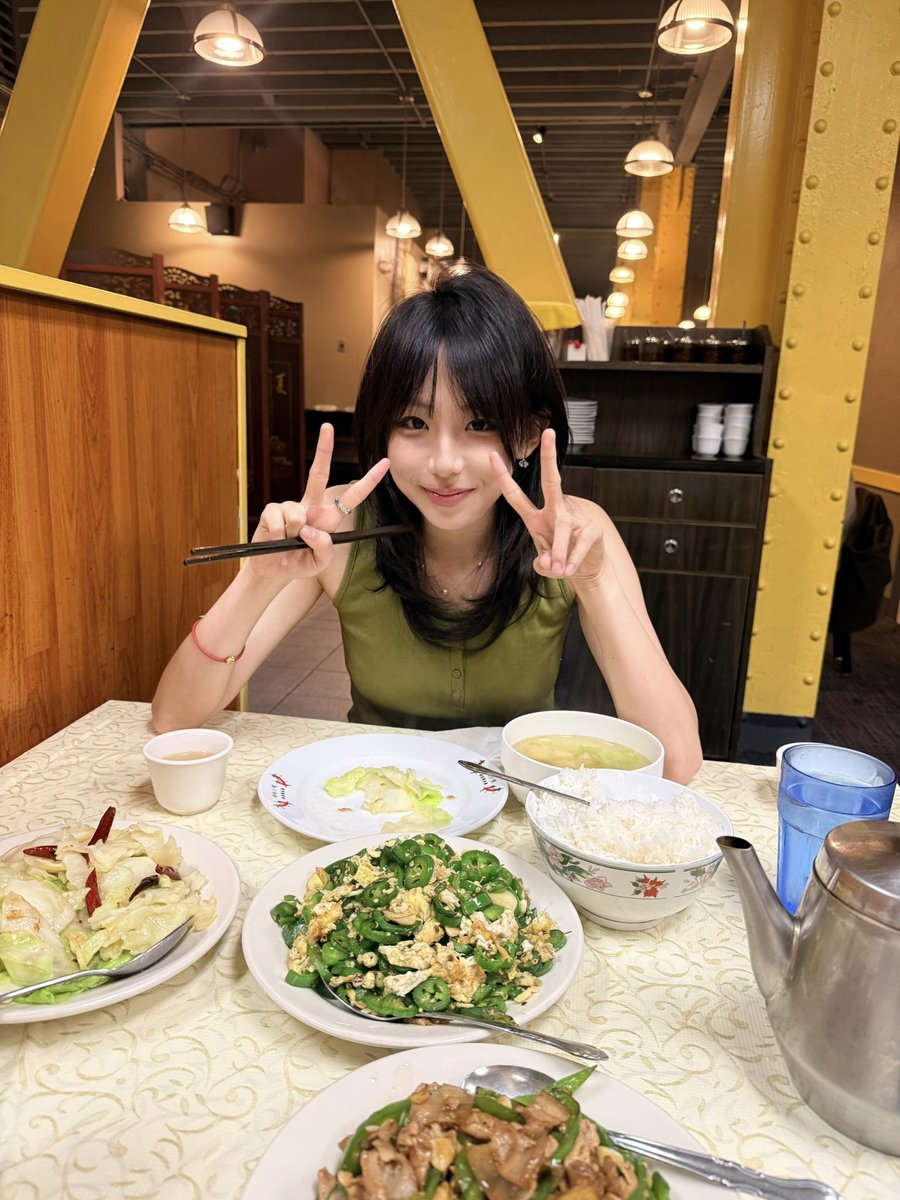 maningshan's tweet photo. Eating https://t.co/iZVppsCgFV