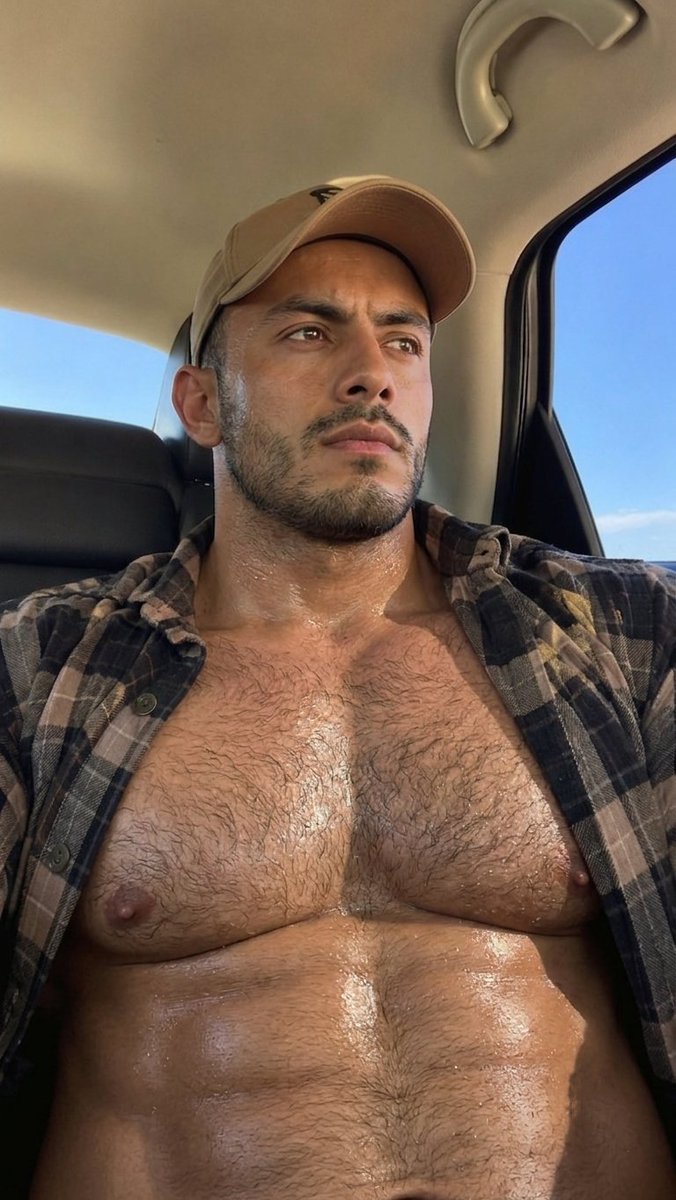 DanFit100's tweet photo. @Pllazerx @polofromthe305 Hottt https://t.co/tRtuUljGKM