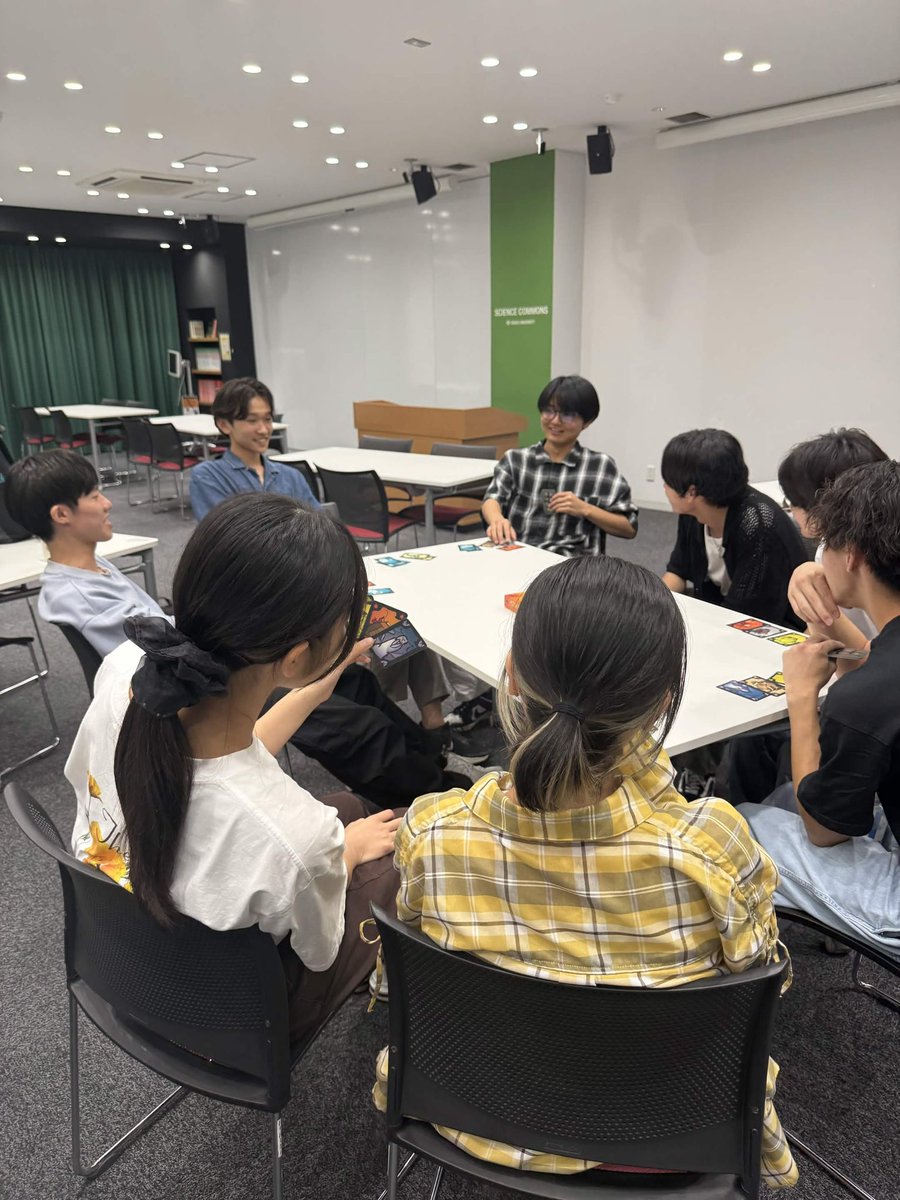 ou_geist's tweet photo. 👻7月のキマシュ👻②

ガイストでは毎月、サークルのみんなが集まれる企画をしています！

7月2回目のキマシュはみんなでボドゲをしました🎲
怖いのが苦手な人でもガイストでは楽しめる活動がたくさんあります！

来月以降のキマシュもぜひチェックしてみてください✨️ https://t.co/3ppRgyUWbg