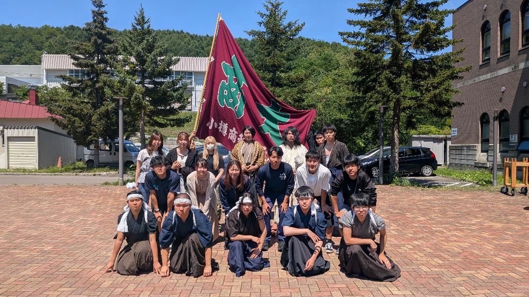 ouc_rowing's tweet photo. 7月23日（木）に北大戦に向けて、応援団の皆さんに壮行会を開催していただきました！

力強いエールを送っていただき、部員一同、大きな励みとなりました。
応援団の皆さん、本当にありがとうございました！

この応援を力に変えて、北大戦では全力で戦ってきます。
応援よろしくお願いいたします！🔥 https://t.co/7VkzsN6aCu