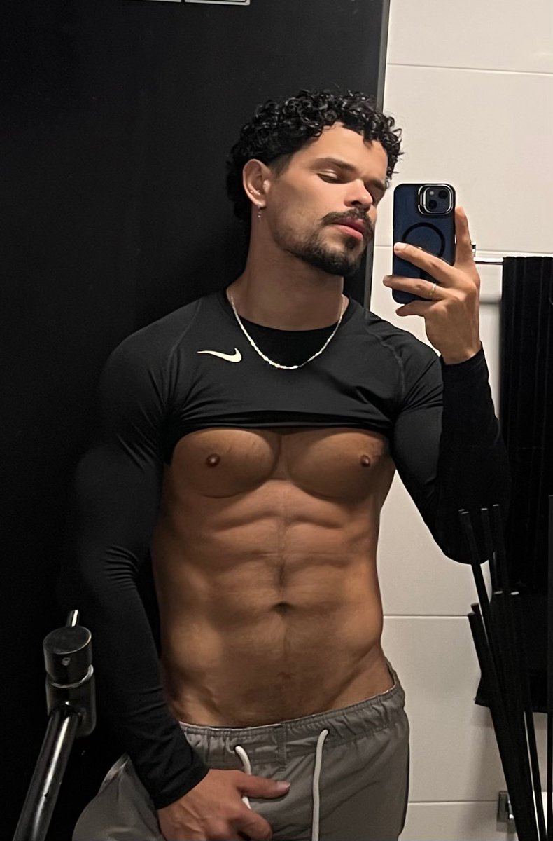 owillian_1's tweet photo. Boa noite 🖤🩶 https://t.co/JGTwGHTlZs
