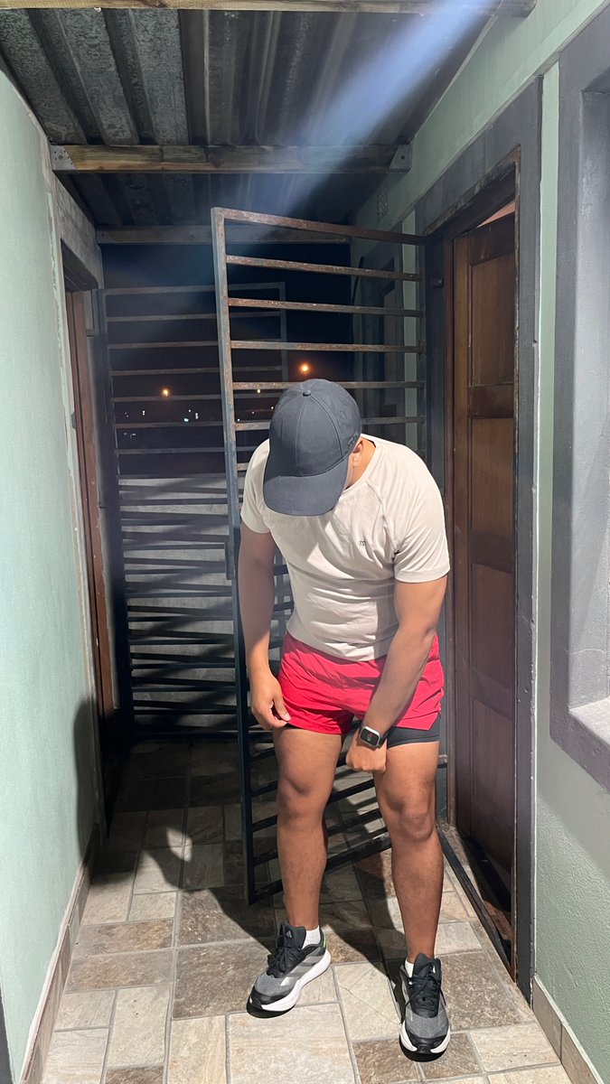 Toetally_fetish's tweet photo. Went for a night run👟 https://t.co/O3bohOEBVt