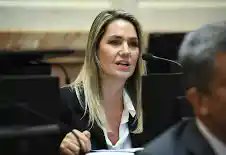 NCereijo's tweet photo. ¿Qué imagen tenés de la Senadora Carolina Losada
@carolinalosada?     

1 Excelente     
2 Buena      
3 Regular       
4 Mala       
5 Pésima https://t.co/y9vZlAqyIK