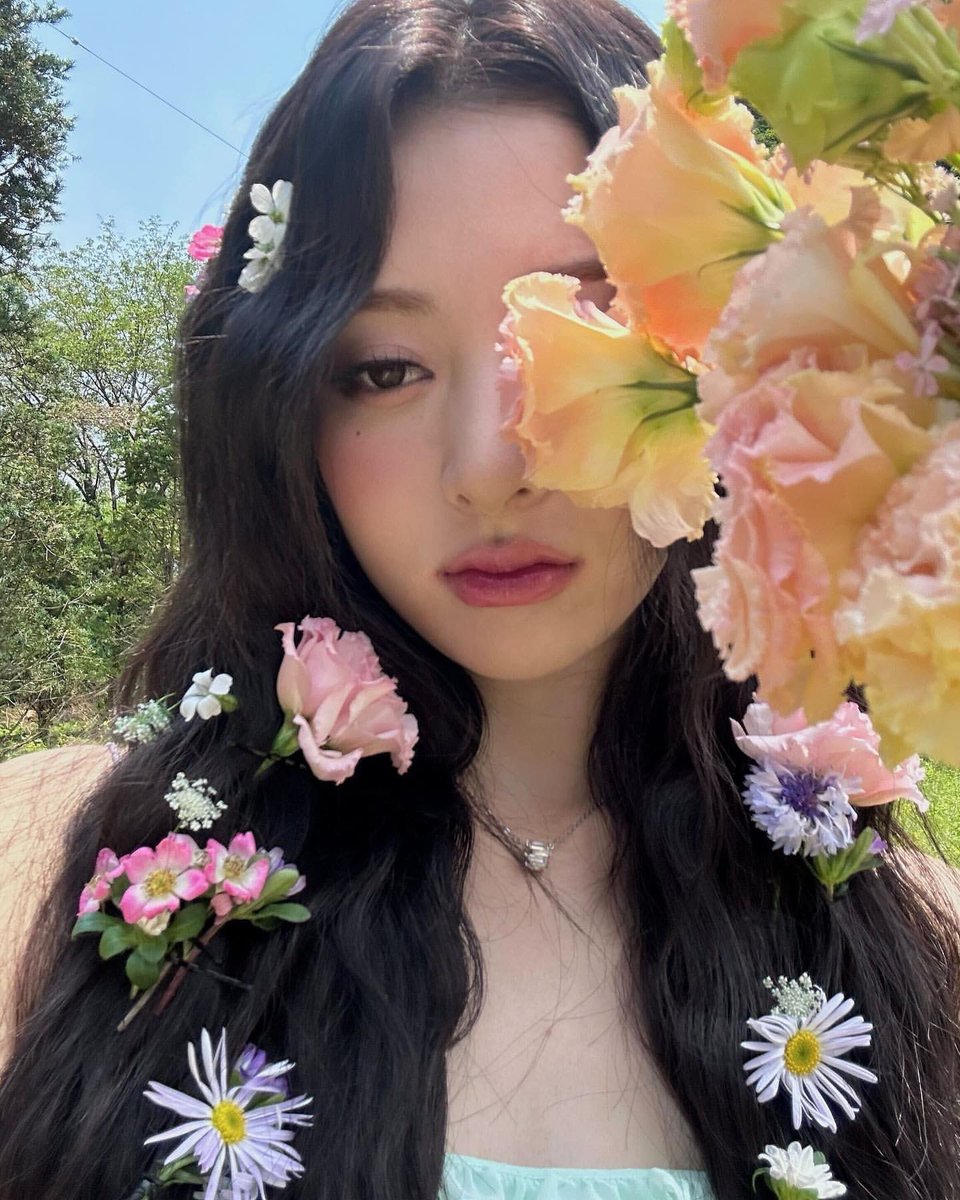 yuntjinn's tweet photo. ˚₊‧꒰ა ♡ ໒꒱ ‧₊˚

some people don't just leave an impression—
they become a feeling you carry with you. 𓂃 ࣪˖ ☾ ( ˘͈ ᵕ ˘͈♡ ) https://t.co/a1Ih6xajRp
