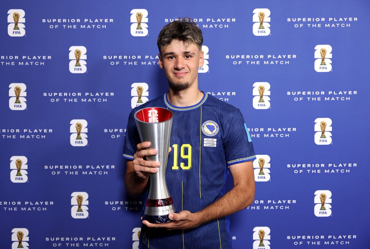 LFootbalistique's tweet photo. 🚨CHELSEA 🏴󠁧󠁢󠁥󠁮󠁧󠁿A PROPOSÉ UN CONTRAT JUSQU’EN 2032 + 1 ANNÉE EN OPTION POUR KERIM ALAJBEGOVIĆ 🇧🇦 ! ✍️🔵

L’ailier bosnien a reçu 2 offres importantes de clubs italiens et anglais ! 💰

🗞️@NicoSchira https://t.co/Ckb31TMikr