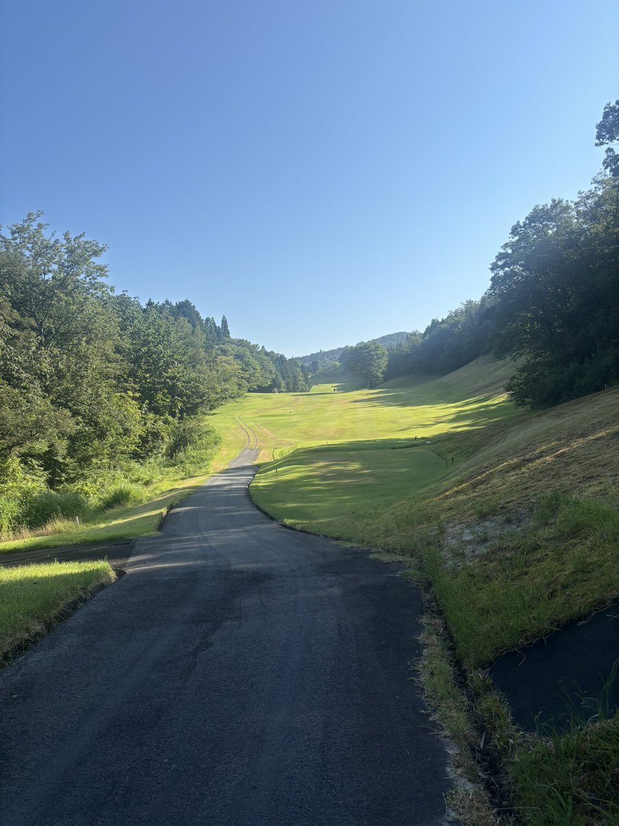 K71N84's tweet photo. おはようございます☀️
今日も快晴☀️⛳️ https://t.co/57SDgUyuXa