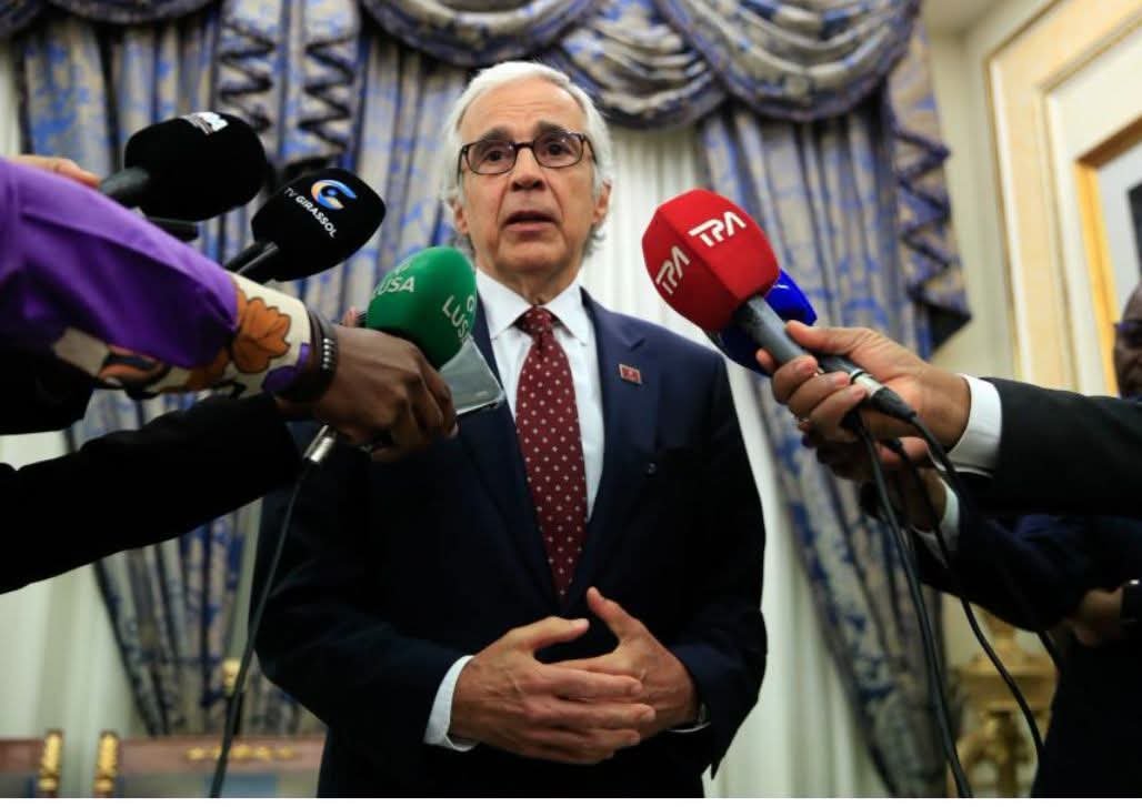 Hypercutt's tweet photo. "No democracy is stronger when the president of its parliament is deprived of freedom" — In Luanda (CPLP), Portuguese Parliament President José Pedro Aguiar-Branco called for the full release of Domingos Simões Pereira.
#GuineaBissau #Portugal #CPLP #PAIGC #DSP #Democracy https://t.co/VzAopaniJe
