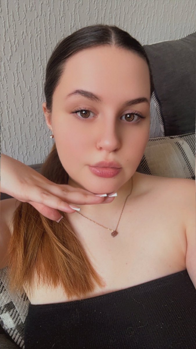 Daisytyxx's tweet photo. Message me on telegram to buy content , normal menu items/searching for a pay pig , holtyx 🩷 

#content #telegram #paypig #cashpig #loser #contentseller https://t.co/x5PuaGbKqj
