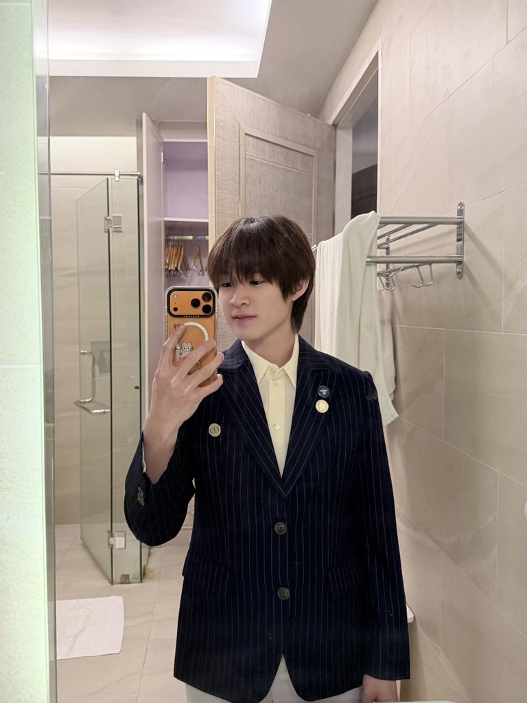 natasittttt's tweet photo. ทำไมนาฬิกาไม่ปลุกเราเร็วเท่าเสียงแม่บ้างวะ #natasitt https://t.co/EEXU7QMM98