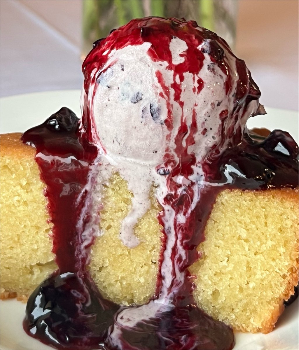 jayacancook's tweet photo. quick taste tester before service. 

lavender olive oil cake, Lewis Farms blueberry ice cream, orange blueberry compote https://t.co/oVfnc8pB69