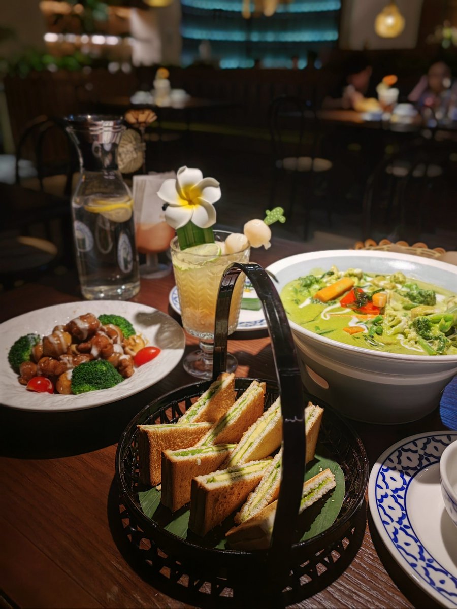 yuhu2021206's tweet photo. Craving bold flavors Try our homemade Thai green curry tonight—creamy coconut milk, spicy chilies, and fragrant basil make every bite a tropical delight! https://t.co/XLIvhVg5B2