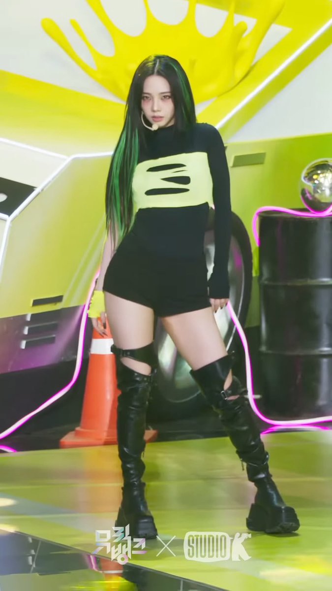 fairynabia's tweet photo. my avg thought process: these idols have the dream body but if my thighs will still be touching 2 months from now im gonna die https://t.co/LdOf2sx80m