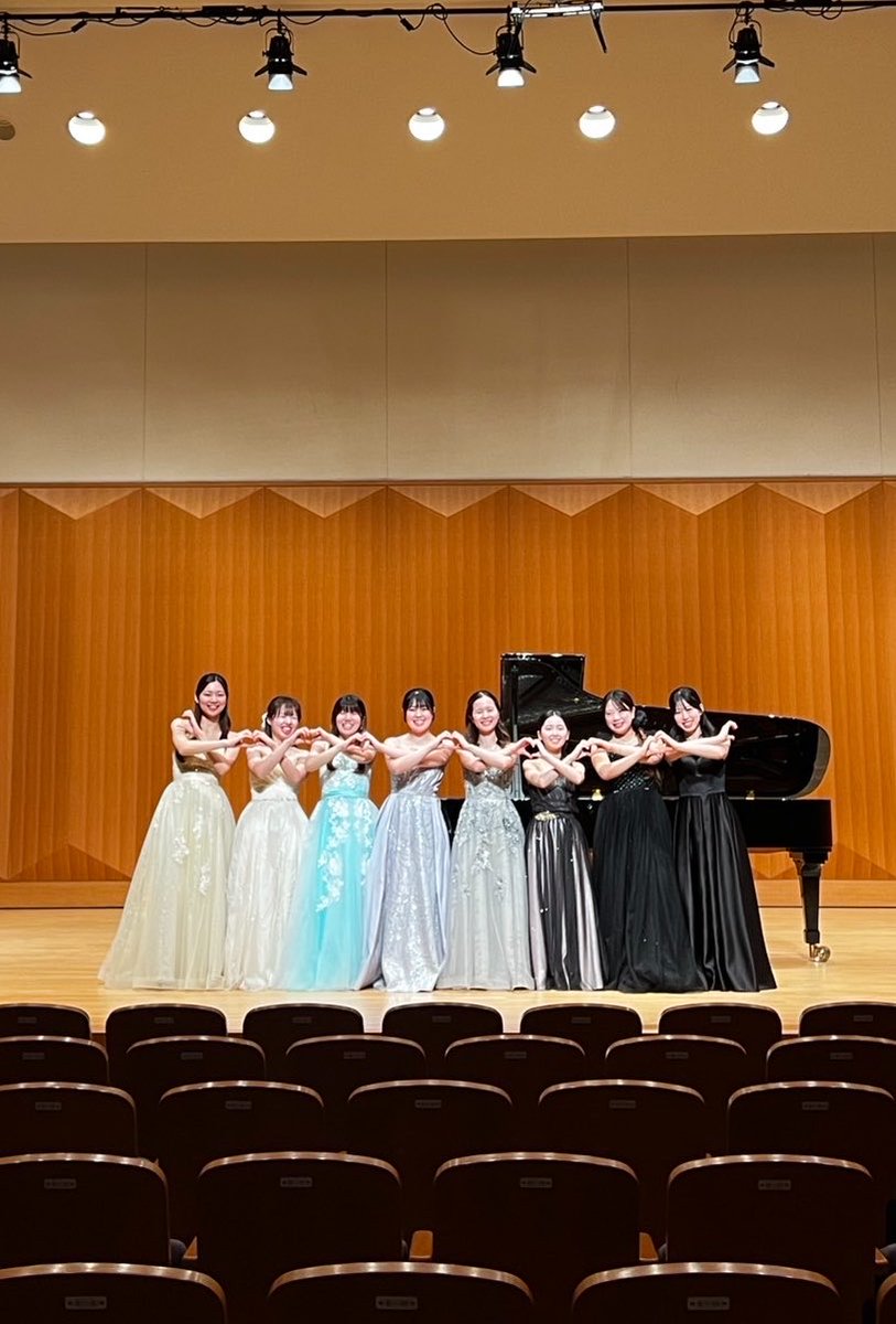 ayaka_sawada_'s tweet photo. 3年前期発表会が終わりました✨

D.スカルラッティ／ソナタ ニ長調 K.178 L.162
F.リスト／巡礼の年 第2年「イタリア」より「ダンテを読んで―ソナタ風幻想曲」S.161
を演奏しました🌷 https://t.co/nQbGXYKjsb
