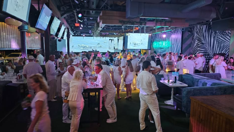 GemRayMedia's tweet photo. Connection &amp; Cocktails 2 Year Anniversary “White Party” @ CALA - Wed - 07.29 at 6pm ( Come Network w/ 350+ Professionals ) &amp; After-Party @ EL HEFE at 9pm w/ Scottsdale Nights … Gem Ray at 480.772.7613 (Text) … https://t.co/9GzdbJ8oEs

https://t.co/erPkowbevp https://t.co/Yus91yfdHf