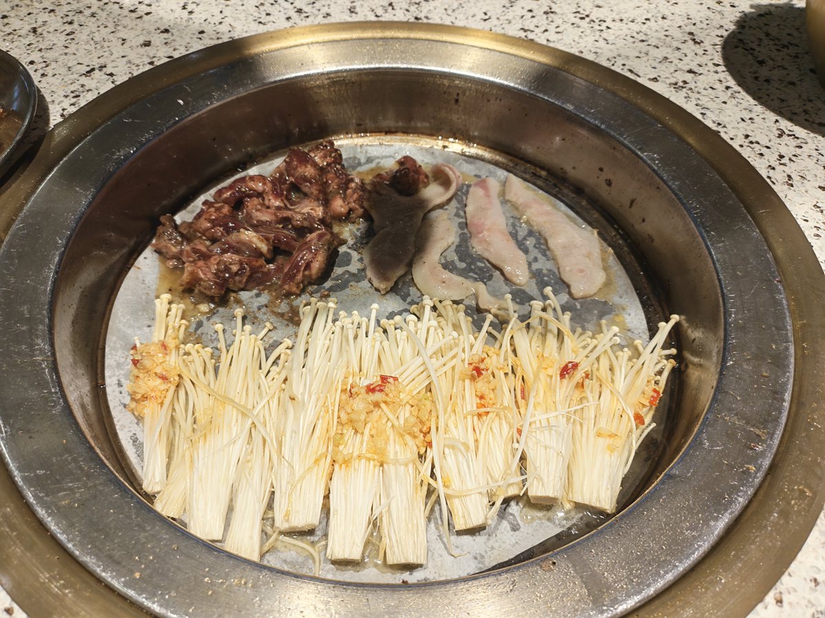 NHsva93882's tweet photo. 烤肉真好吃 #健身 https://t.co/qRp7fpKbik