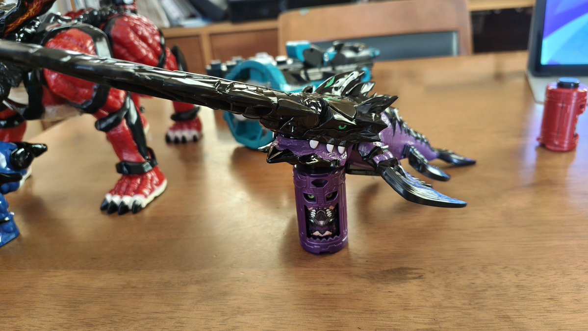 Marmite_Hero's tweet photo. DX角獣ザンカク
単純にかっこいいし、尻尾引っ張るとヒレと口が可動するギミックがグッドです
#オメガホーン https://t.co/BkjWLSAQF9