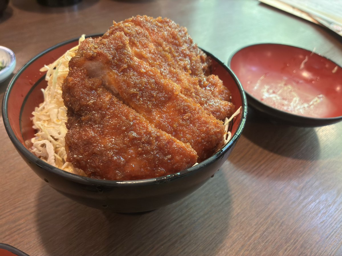 GGkai0's tweet photo. 登山の後はカツ丼だろうが！！ https://t.co/4sNITDRVT4