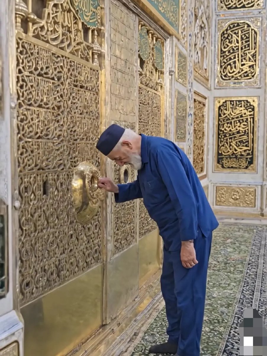 Faithforwardpk's tweet photo. As Salāmu 'halayka, Yaa Habibal lah,
As Salāmu halayka Yaa xal bi,
Ya ruuhi,Ya Sëyyidi,
Ya Rasulalllahﷺ❤️🥹 https://t.co/h3gUke2WmR