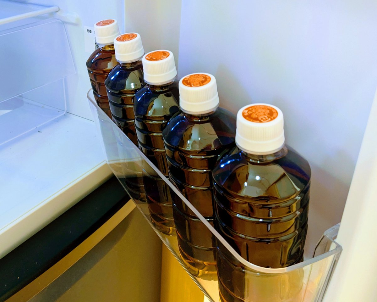 oricon's tweet photo. 🍾飲みかけのペットボトルを保存
常温or冷蔵庫で“菌数”はどれだけ増える？

結果にネット驚き「ガチで怖すぎる」
https://t.co/Xn4ZGlK7uO https://t.co/k5onFPTDcM
