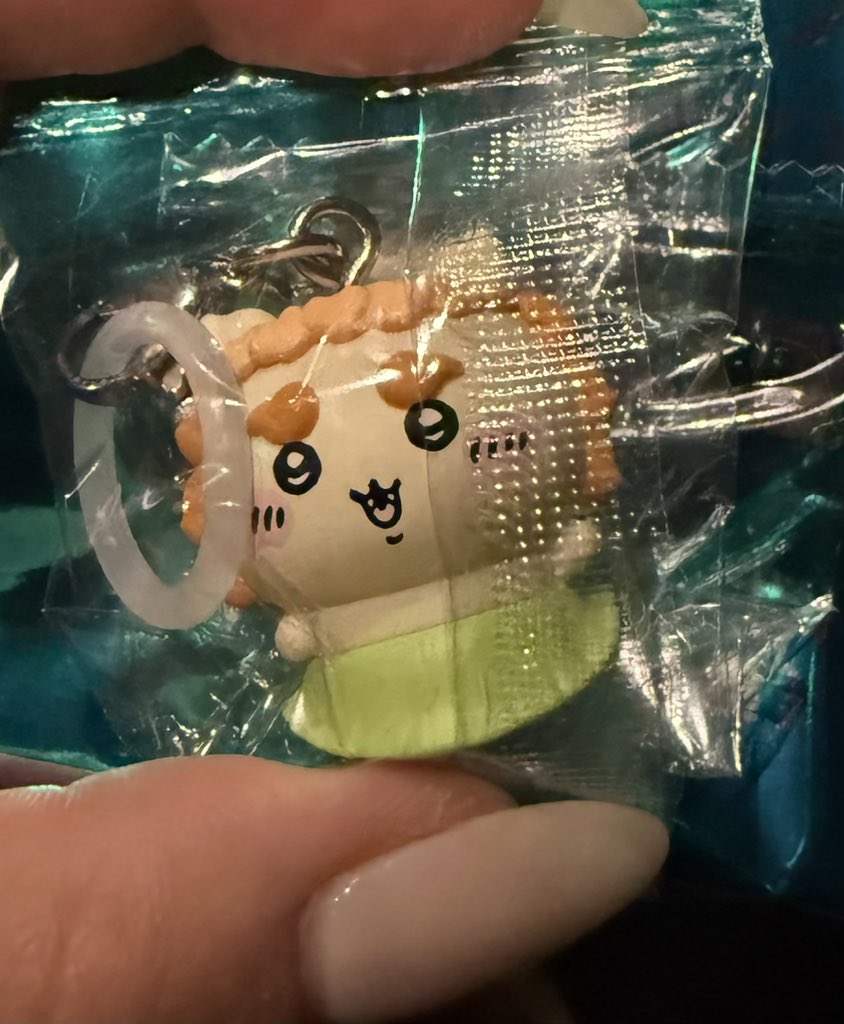 Kap9an's tweet photo. ちいかわ　映画特典
交換いただける方お探ししております

譲) シーサー
求) ちいかわ、モモンガ、うさぎ

梅田で手渡し可能な方いればよろしくお願いいたします https://t.co/lr2rkVw0b7