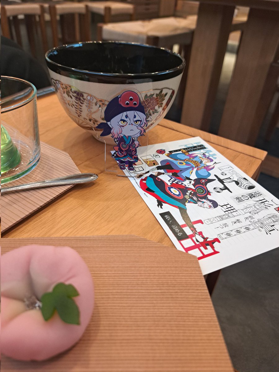 y59a27's tweet photo. おもちさん(@mokimoki_house)と浅草デート
推し絵師さまの名刺貰えてめっちゃ嬉しいし、モノノ怪のお話いっぱいできる(*>∀<*) https://t.co/8ViMi2iNNN