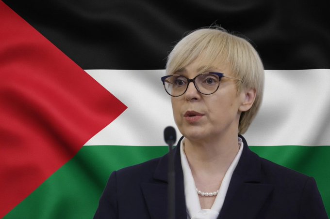 2021m2021's tweet photo. Hamas je od leta 2019 zgradil tajno mrežo v 8 evropskih državah:
🔹Avstrija 
🔹Bolgarija
🔹Ciper
🔹Danska 
🔹Nemčija (Berlin vodstvo)
🔹Grčija
🔹Poljska 
🔹Švica 
in načrtoval teroristične napade po vsej Evropi, ki bi kulminirali z velikim pokolom na obletnico 7.oktobra. https://t.co/6rVOoioRRs
