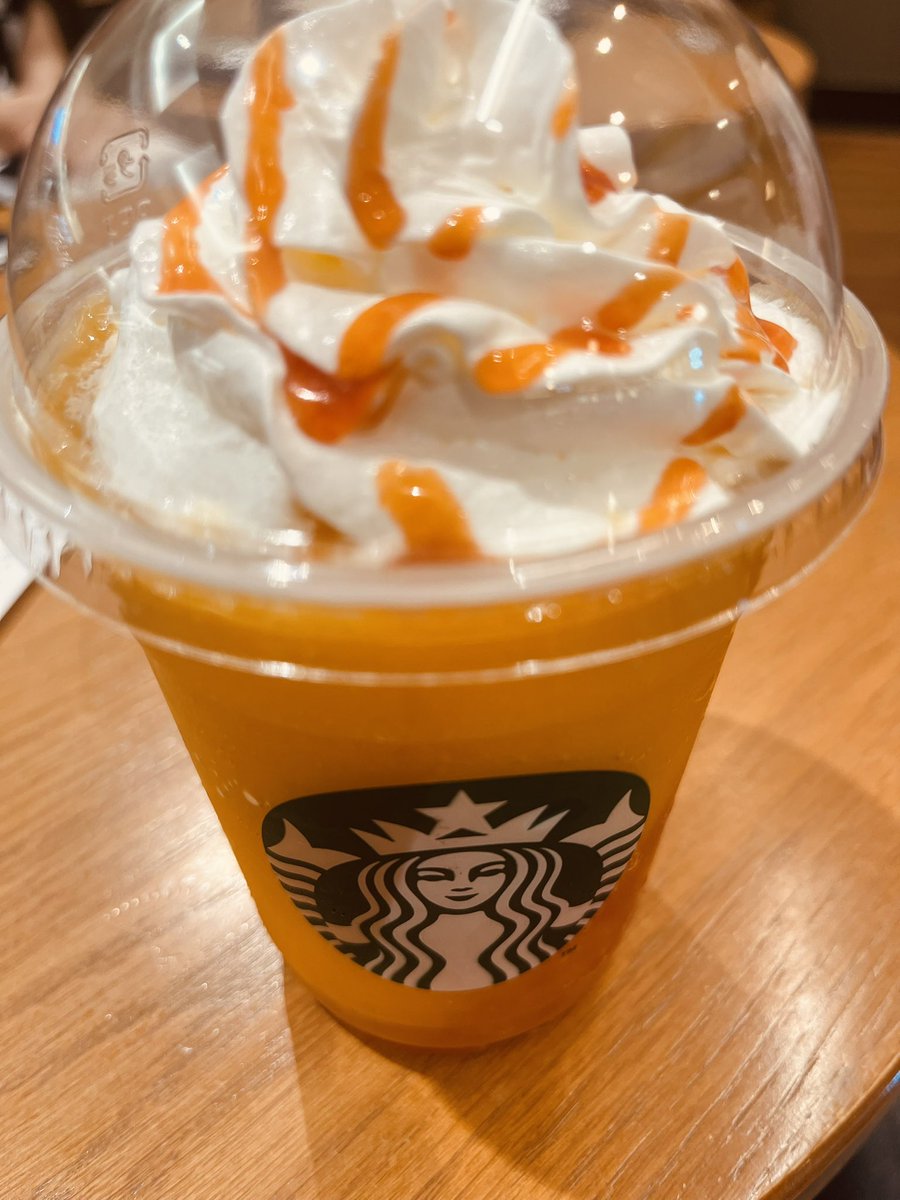 nabe0127's tweet photo. 暑いんでオレンジ&amp;マンゴーフラペチーノ飲みます。 https://t.co/FDttCwAwLJ