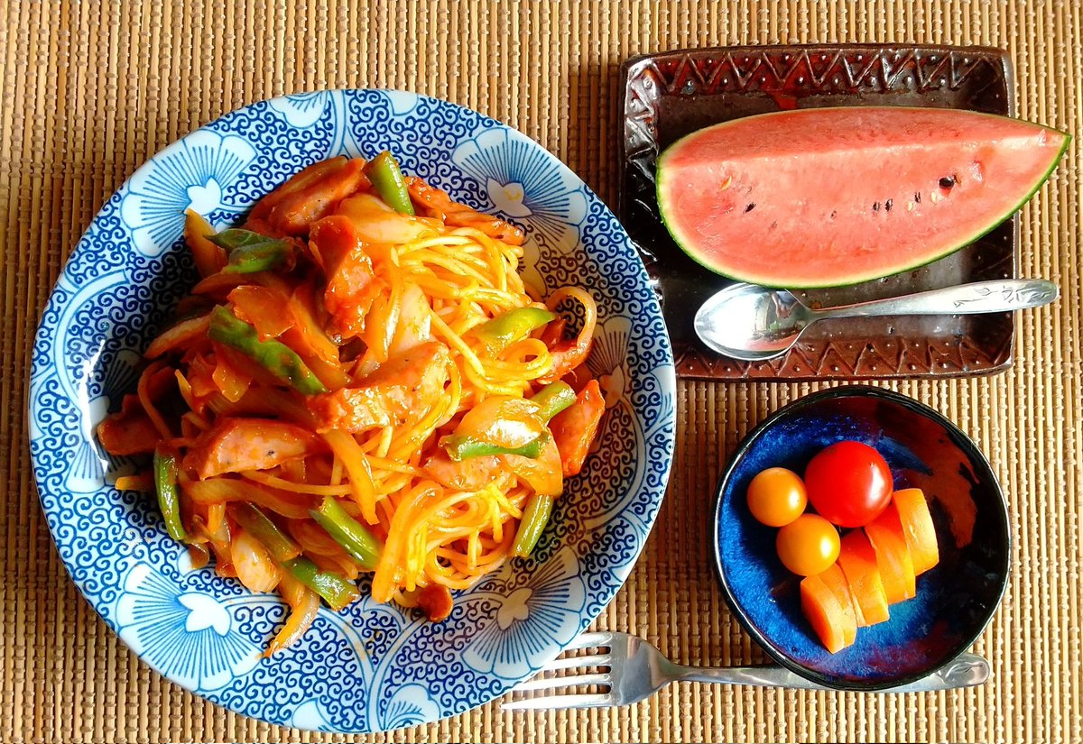 misagyo_now's tweet photo. ナポリタン🍝小玉スイカ🍉
#お昼ごはん #おうちごはん https://t.co/0DUxUdLtwb