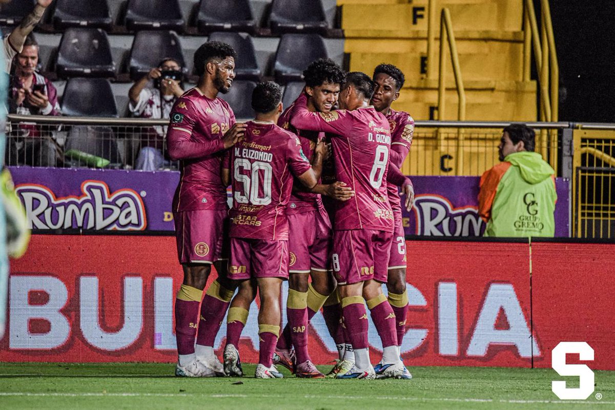 SaprissaOficial's tweet photo. Un debut para no olvidar nunca 🥺💜 FABRICIO URBINA Y EL GOL 🔥 https://t.co/UMggccPGMk