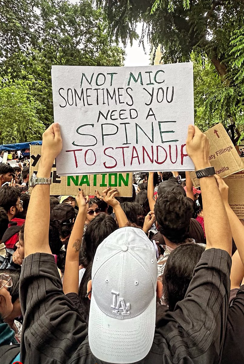 Ainv8ec's tweet photo. A mic can entertain, but a fearless voice can inspire.
Respect to Munawar Faruqui for standing with students in their fight for justice...

#MunawarFaruqui https://t.co/xO3mcvQoNJ