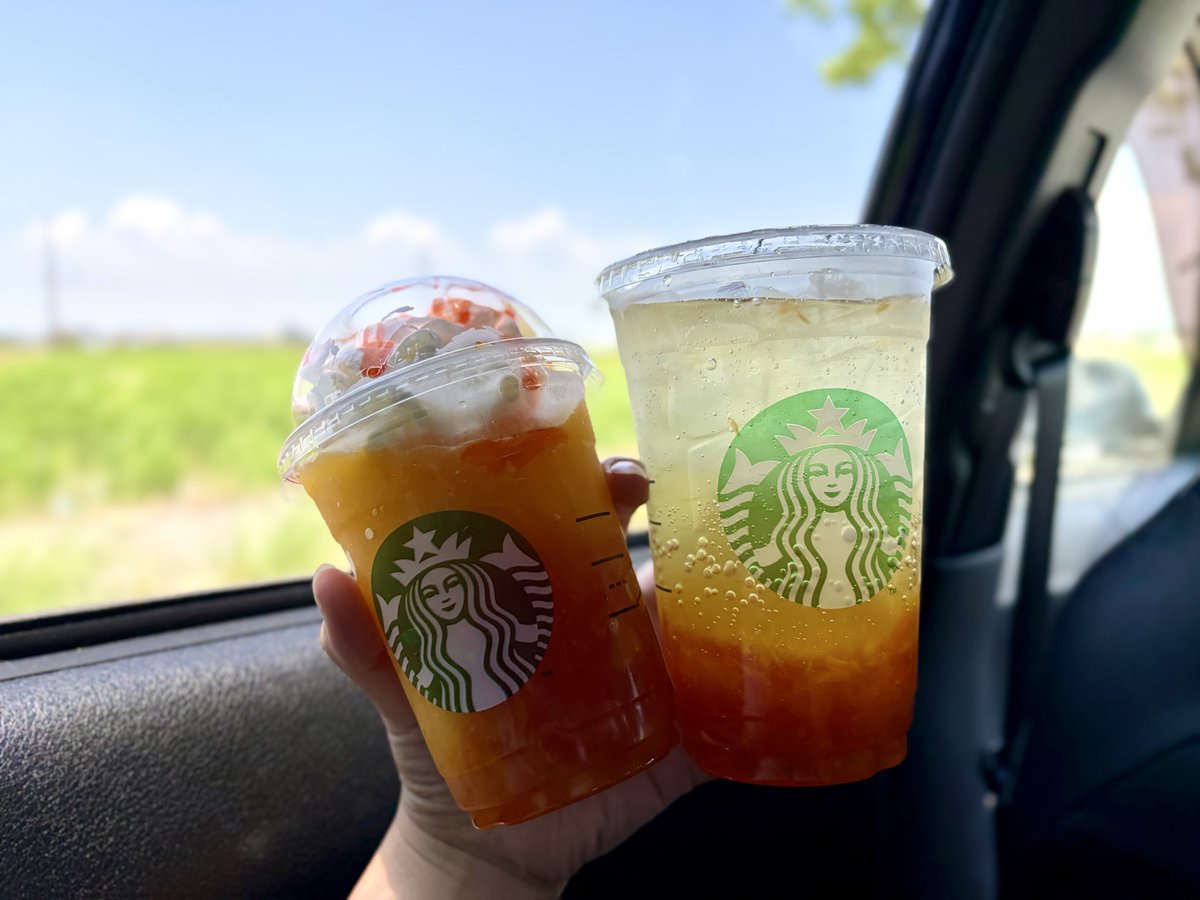 a___chan0310's tweet photo. オレンジマンゴー美味しい〜🍊🥭
揺れる車内で撮ったから雑ぅ https://t.co/BNPR7mpDuW