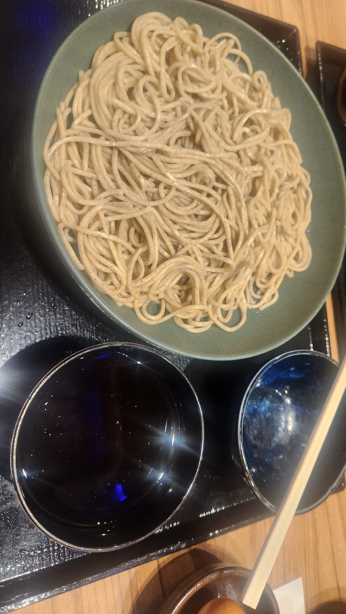 agohige777's tweet photo. 一昨日の話だけどJ-SOBA TOKYOの蕎麦食べ放題に行ってきた
喉ごし重視のアルデンテ目の茹で方だから好き嫌い分かれるかも知れんけどつけ汁が7種類あって飽きない
野菜+とろろのベジとろが激うまだった
今月中なら500円なので近場の人は是非 https://t.co/tOvFddpyfM