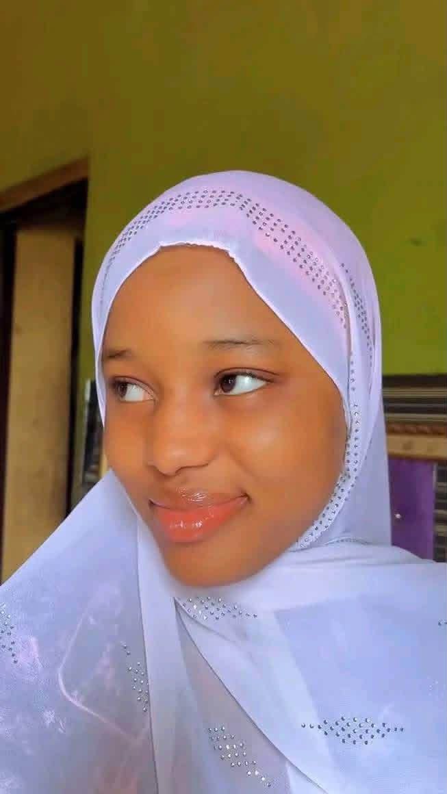 Fatimavj2e's tweet photo. Ya Allah duk namijin da yake tashi sallar asuba kayimai bude na alkairi kabashi duk abinda yake so karufa mishi asiri 🤲💔 https://t.co/1OpaCRxclF